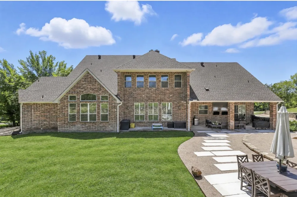 381 Creek Bend Drive Aledo, TX 76008