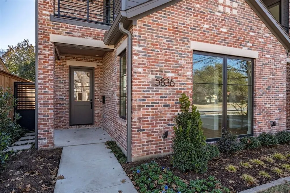 5836 Martel Avenue Dallas, TX 75206