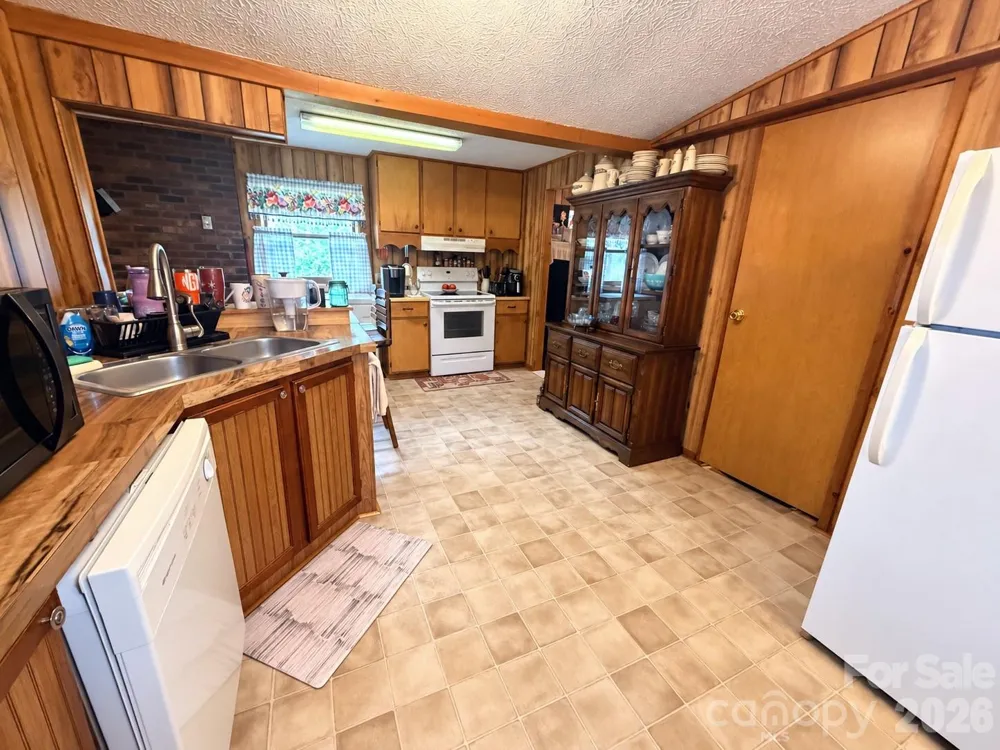 139 Ridge Drive Waynesville, NC 28785