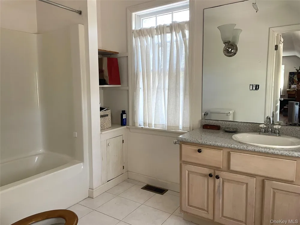 9 Wood Lot Lane East Hampton, NY 11937