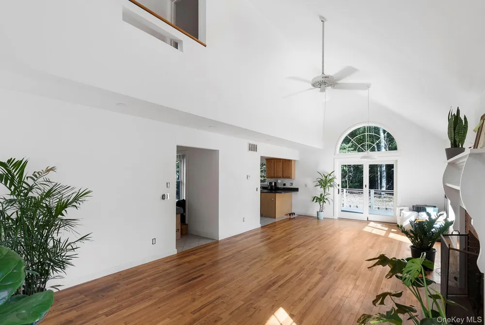 9 Wood Lot Lane East Hampton, NY 11937