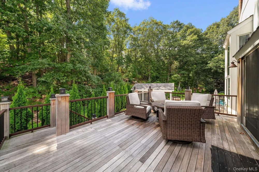 12 Seaside Drive Belle Terre, NY 11777