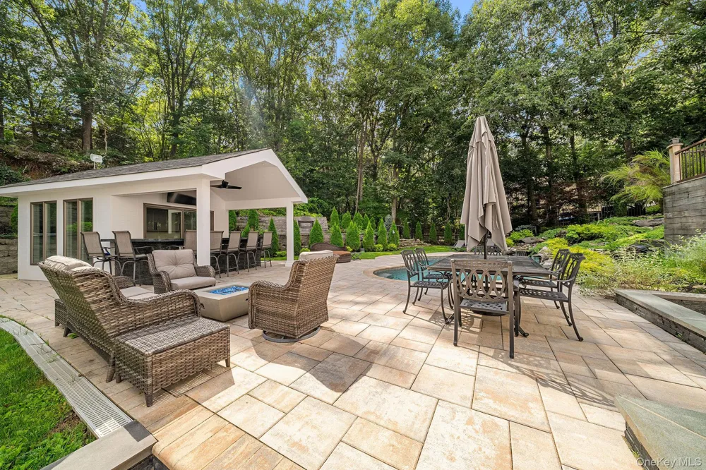 12 Seaside Drive Belle Terre, NY 11777