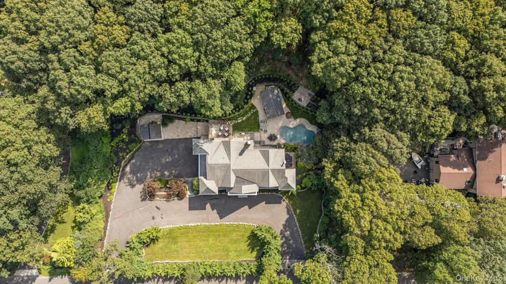 12 Seaside Drive Belle Terre, NY 11777