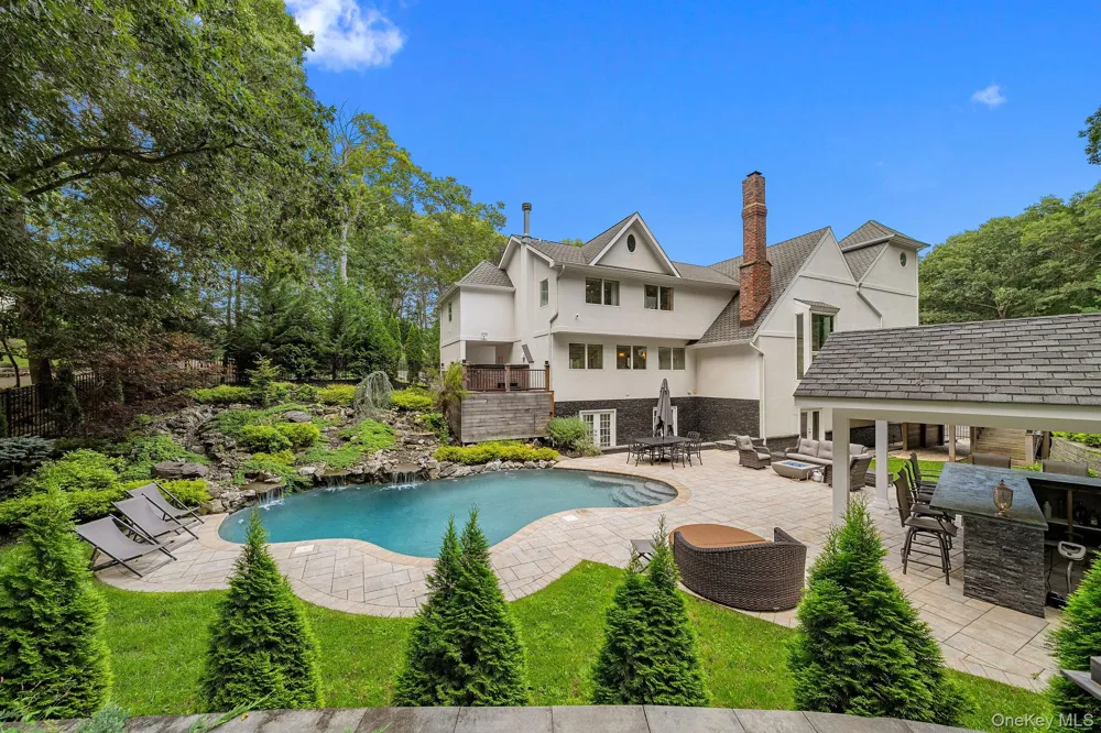 12 Seaside Drive Belle Terre, NY 11777