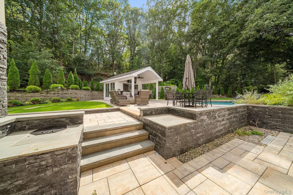 12 Seaside Drive Belle Terre, NY 11777