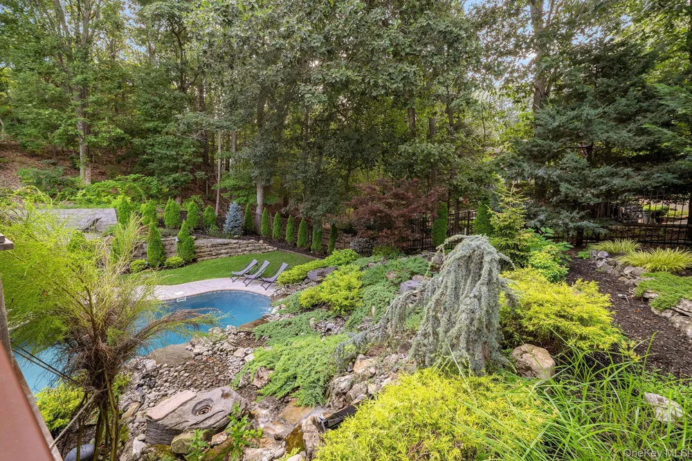12 Seaside Drive Belle Terre, NY 11777