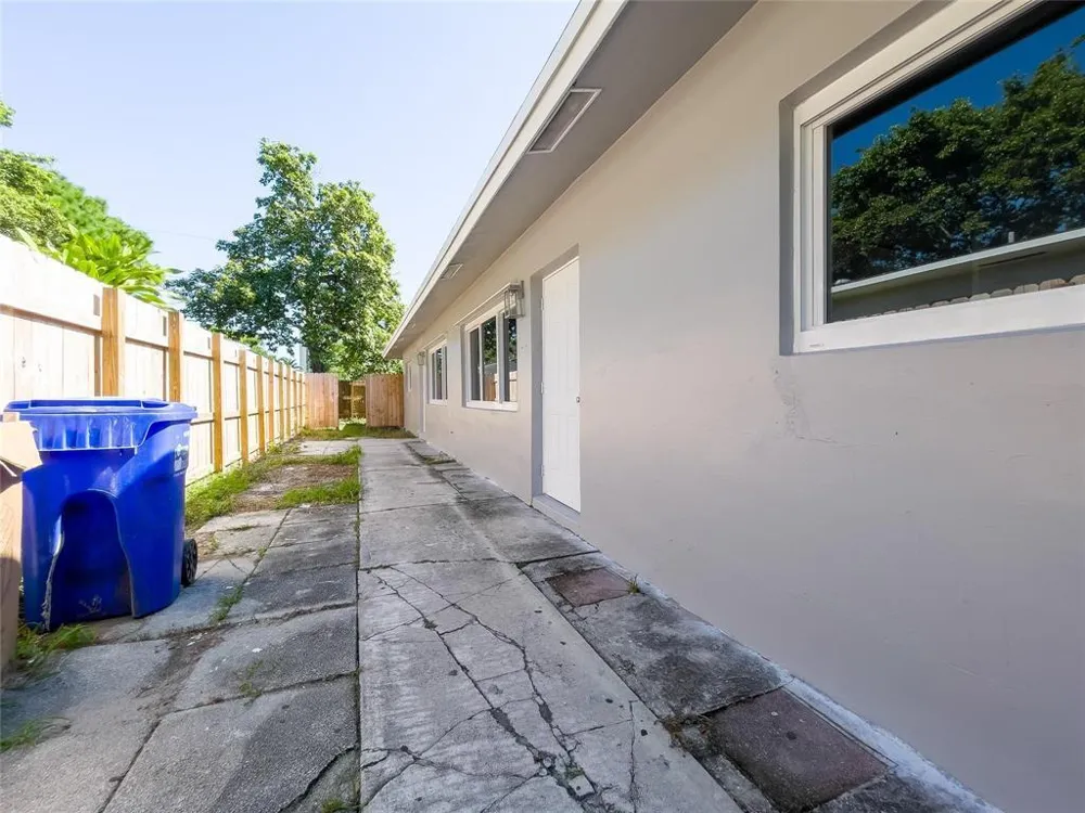 831 SW 7TH STREET Pompano Beach, FL 33060