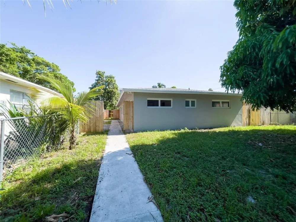 831 SW 7TH STREET Pompano Beach, FL 33060