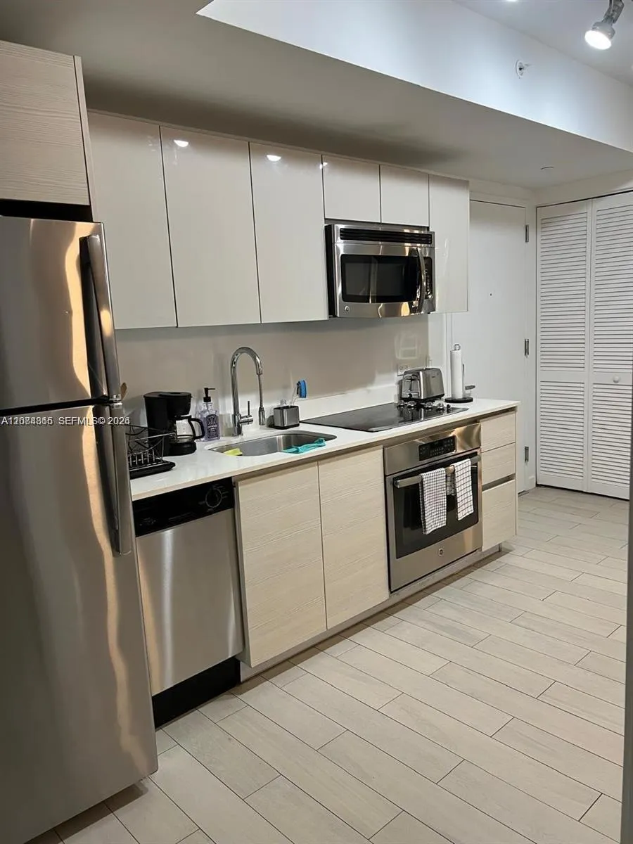 2602 E Hallandale Beach Blvd #R2105 Hallandale Beach, FL 33009