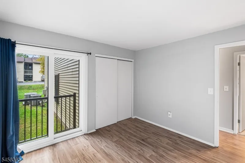209 Spruce Hills Dr Glen Gardner, NJ 08826
