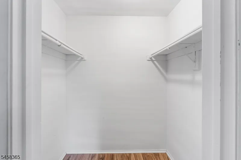 209 Spruce Hills Dr Glen Gardner, NJ 08826
