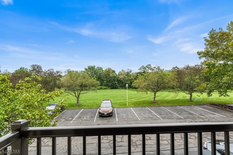 209 Spruce Hills Dr Glen Gardner, NJ 08826
