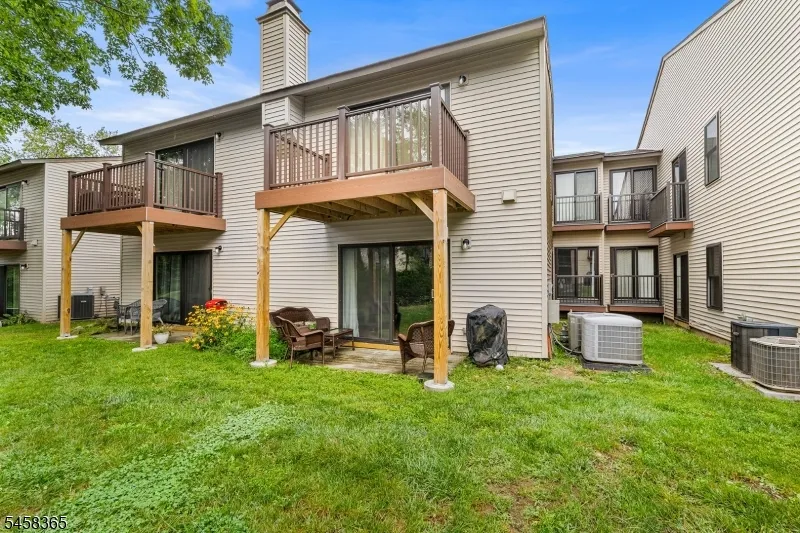 209 Spruce Hills Dr Glen Gardner, NJ 08826