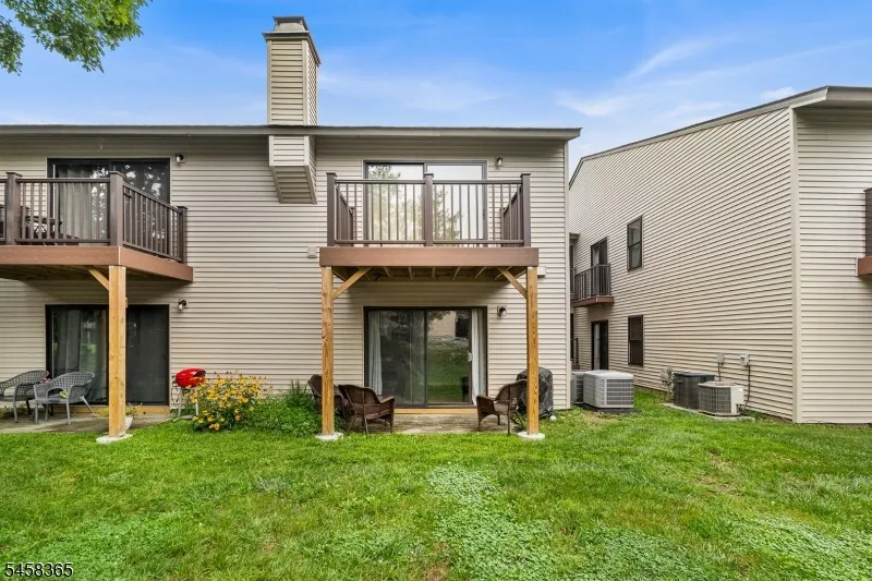 209 Spruce Hills Dr Glen Gardner, NJ 08826