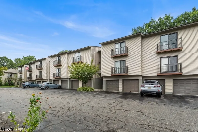 209 Spruce Hills Dr Glen Gardner, NJ 08826