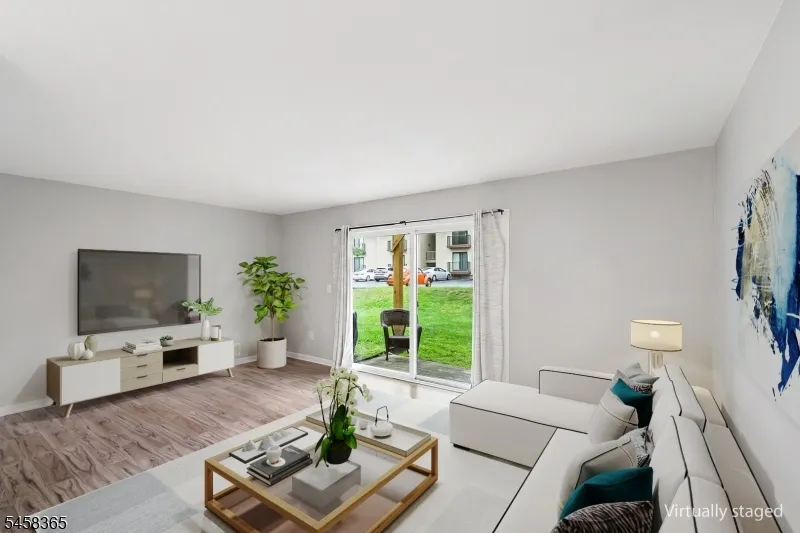 209 Spruce Hills Dr Glen Gardner, NJ 08826