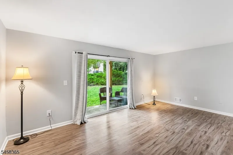 209 Spruce Hills Dr Glen Gardner, NJ 08826
