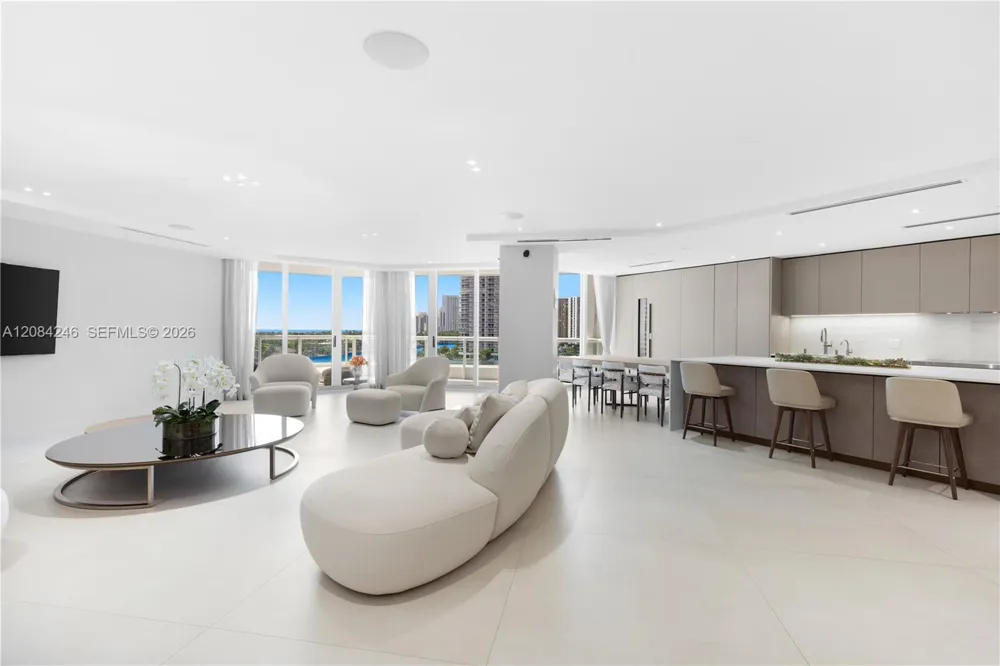 21050 Point Pl #902 Aventura, FL 33180