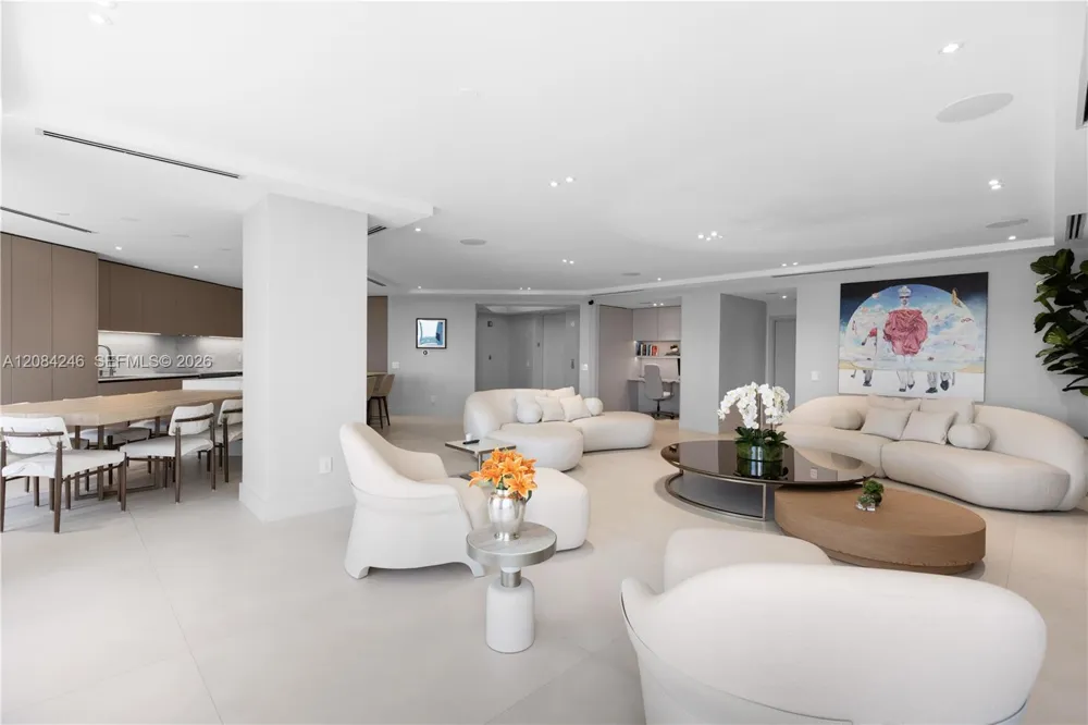 21050 Point Pl #902 Aventura, FL 33180