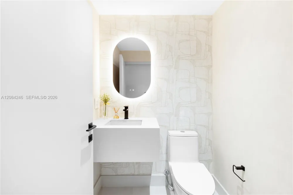 21050 Point Pl #902 Aventura, FL 33180