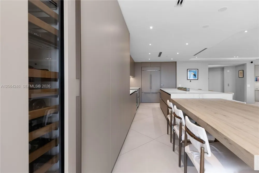 21050 Point Pl #902 Aventura, FL 33180