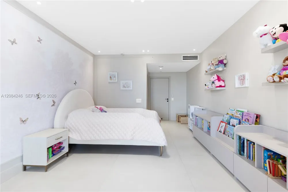 21050 Point Pl #902 Aventura, FL 33180