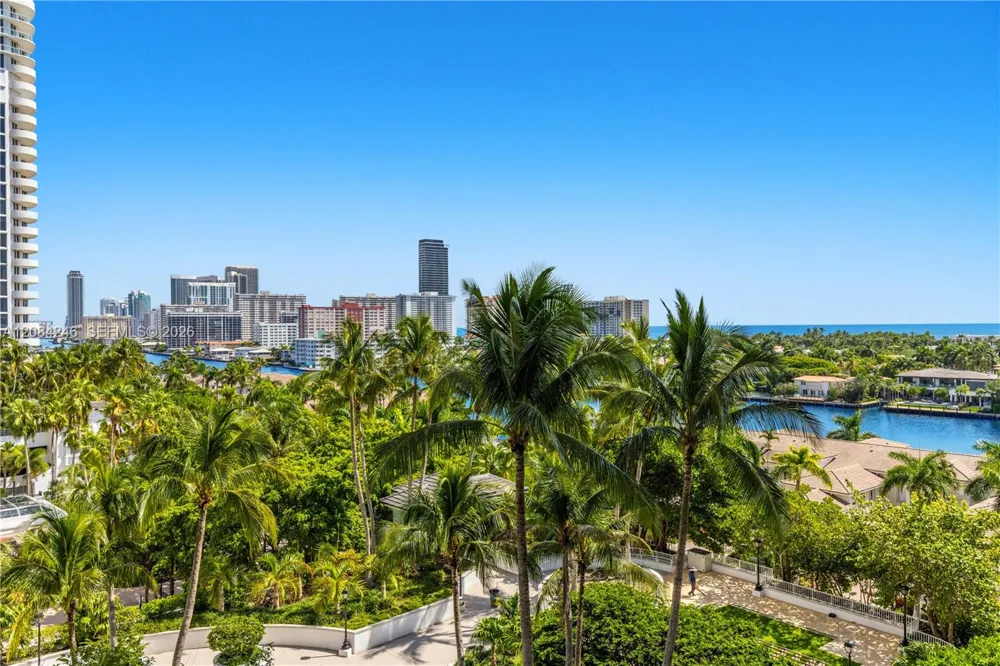 21050 Point Pl #902 Aventura, FL 33180