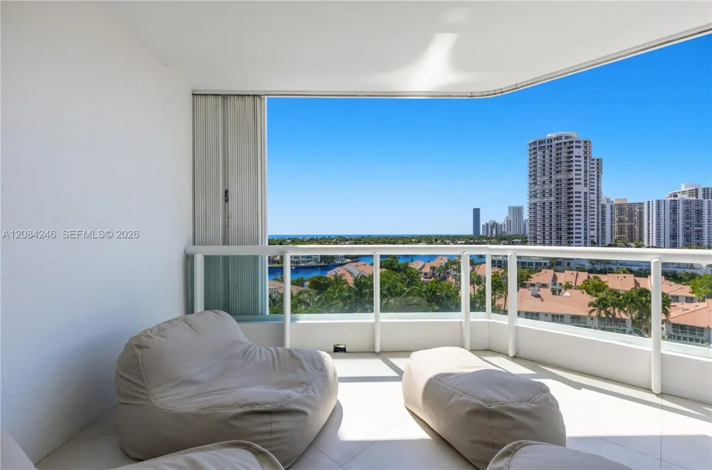 21050 Point Pl #902 Aventura, FL 33180