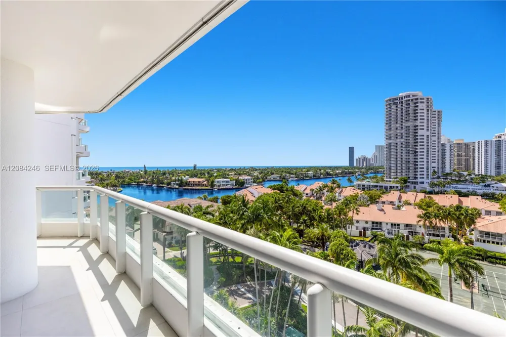 21050 Point Pl #902 Aventura, FL 33180