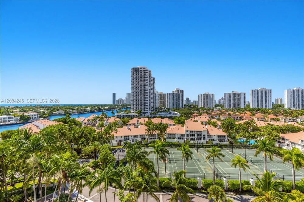 21050 Point Pl #902 Aventura, FL 33180