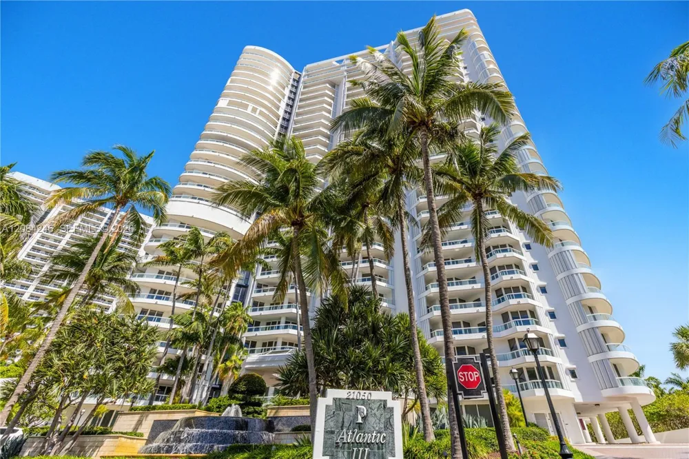 21050 Point Pl #902 Aventura, FL 33180