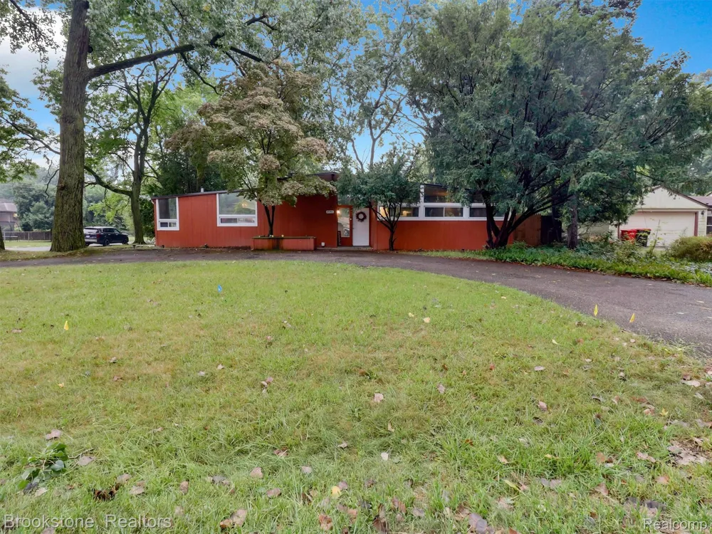 19741 Mahon Street Southfield City, MI 48075