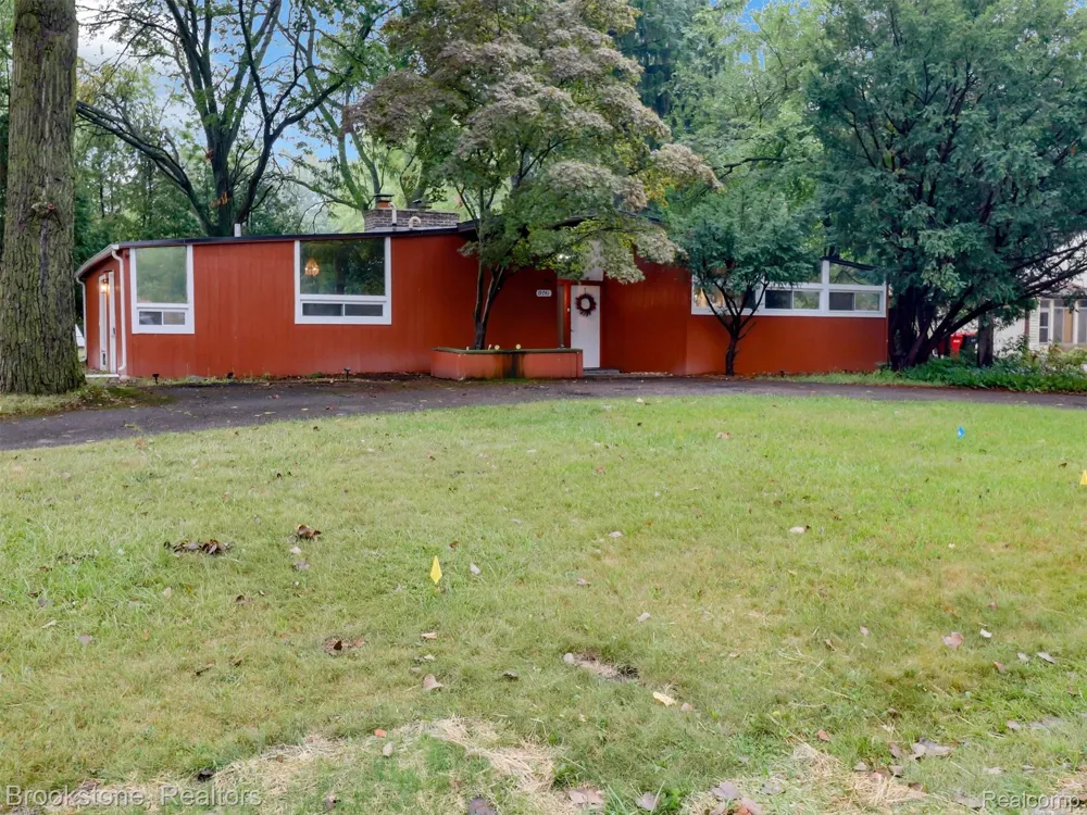 19741 Mahon Street Southfield City, MI 48075