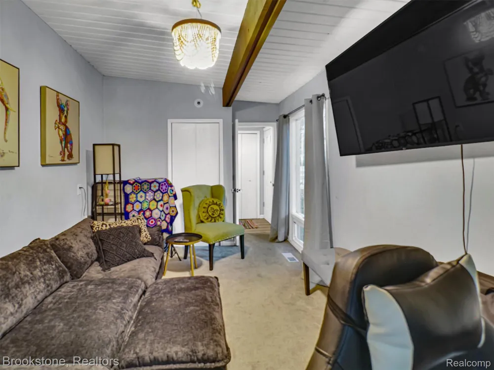 19741 Mahon Street Southfield City, MI 48075
