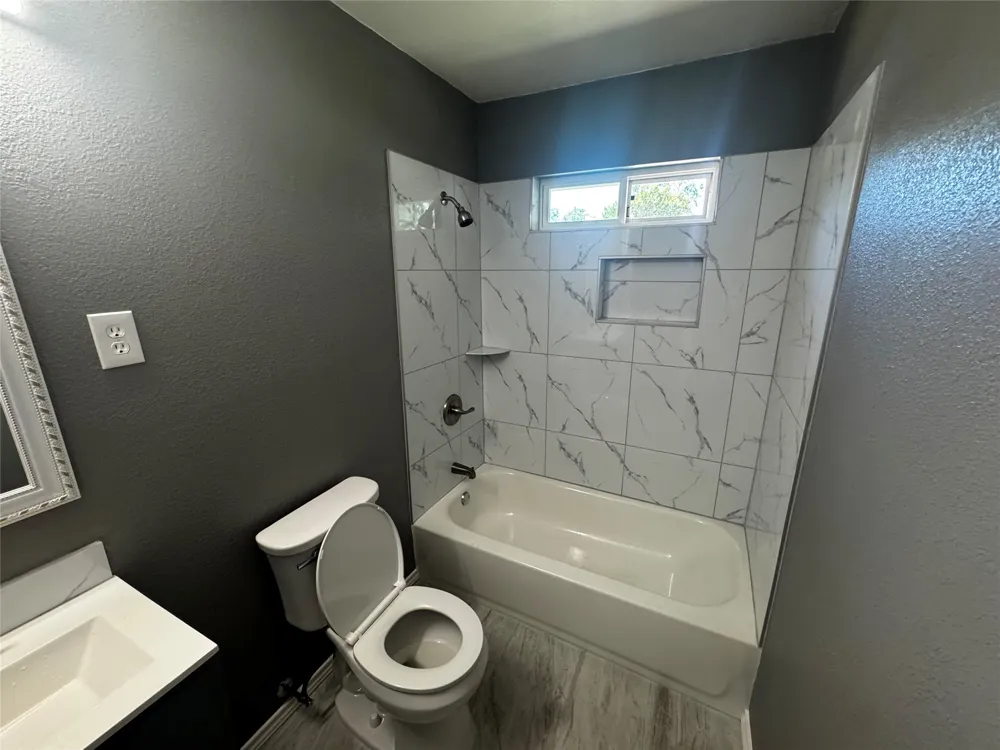 4040 Runnels Street Fort Worth, TX 76106