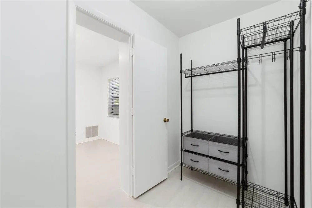 1273 NE 37TH STREET Oakland Park, FL 33334