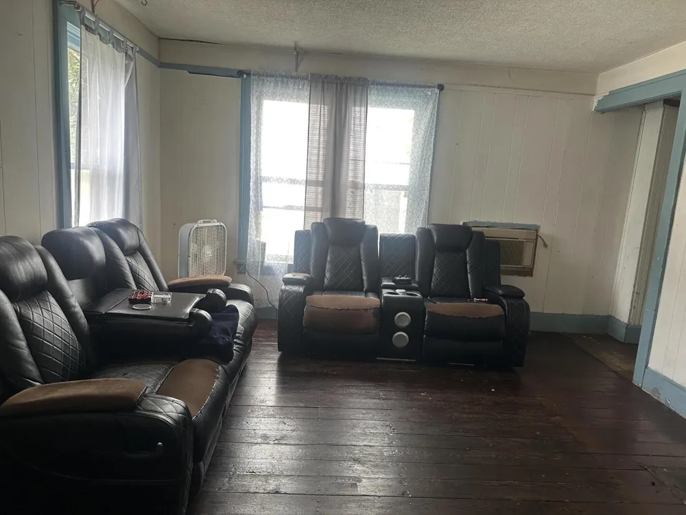 418 W Main Street Niles City, MI 49120