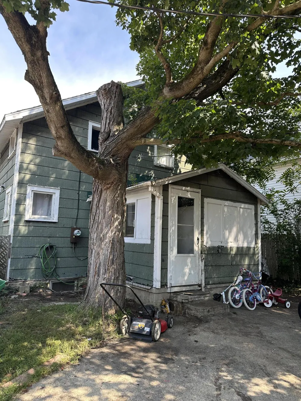 418 W Main Street Niles City, MI 49120