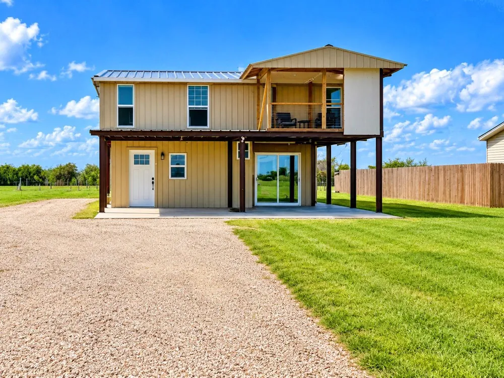 9102 Fresno Avenue Alvin, TX 77511