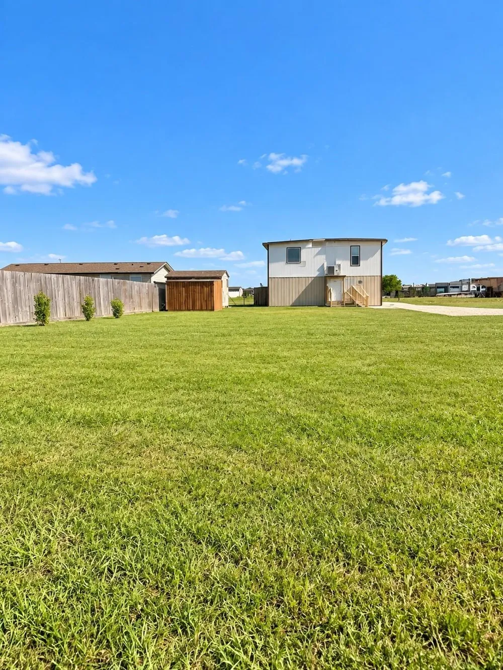 9102 Fresno Avenue Alvin, TX 77511