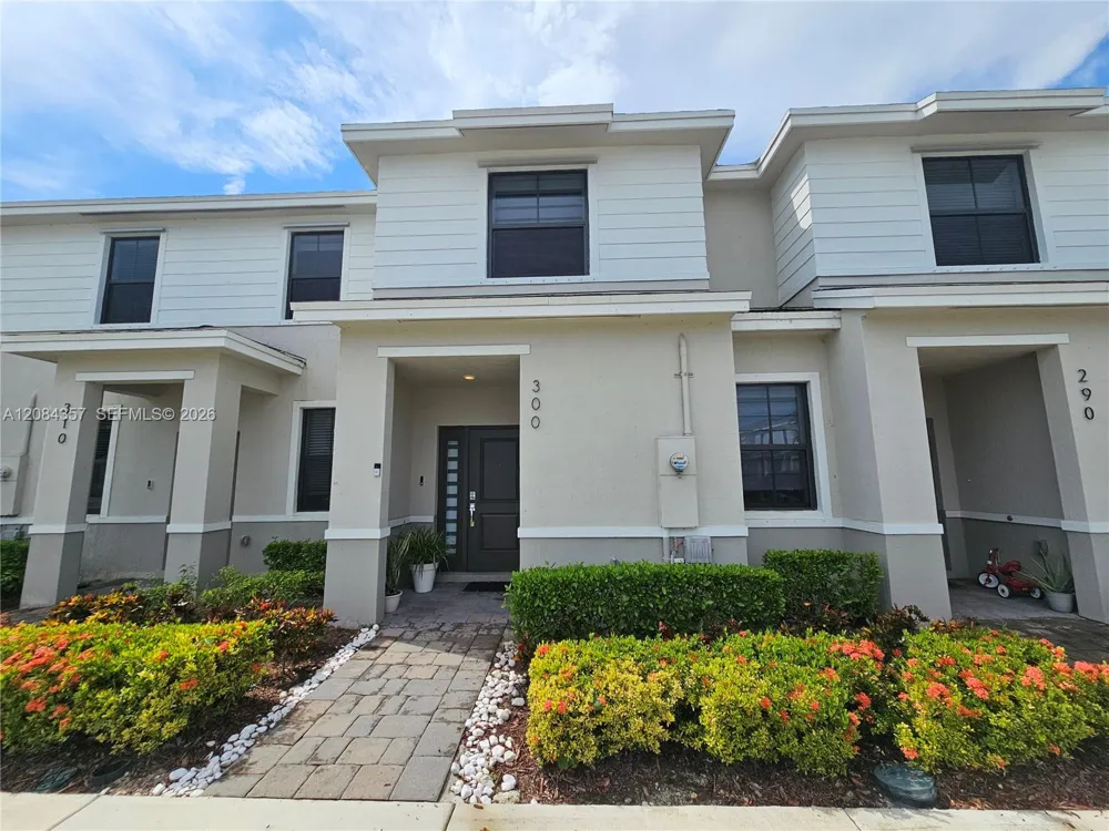 300 NE 12th St Florida City, FL 33034