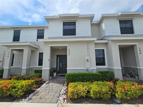 300 NE 12th St