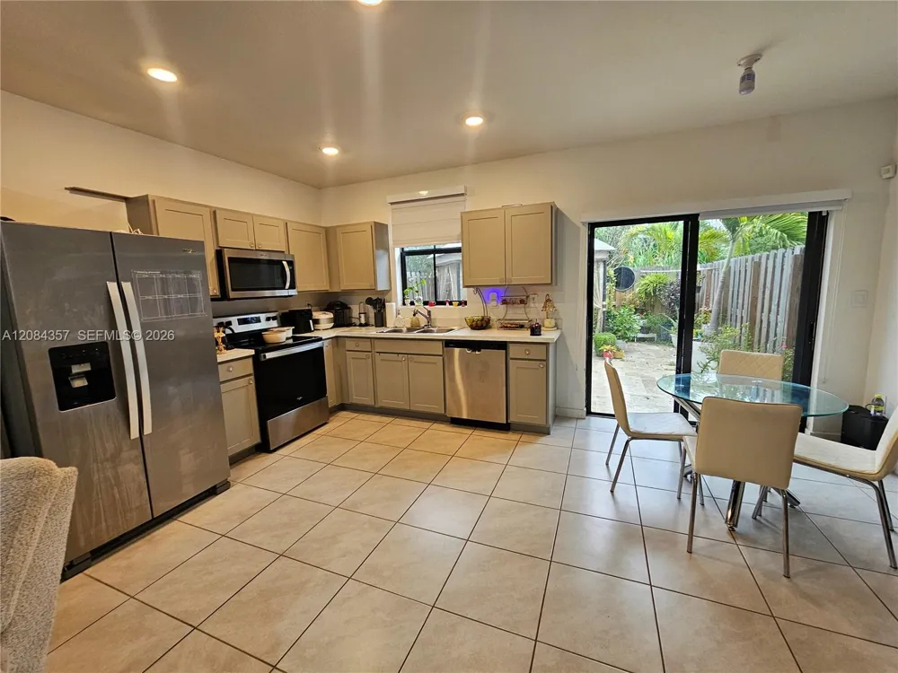 300 NE 12th St Florida City, FL 33034