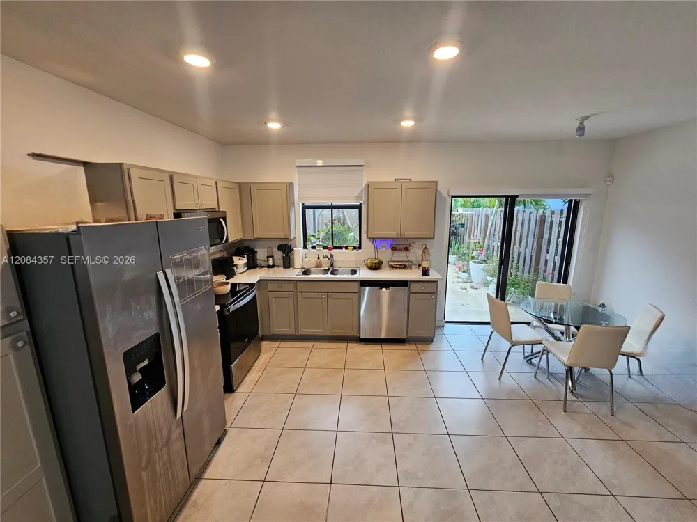300 NE 12th St Florida City, FL 33034