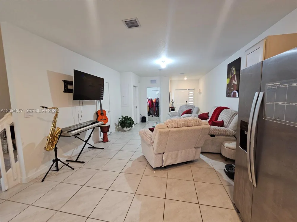 300 NE 12th St Florida City, FL 33034