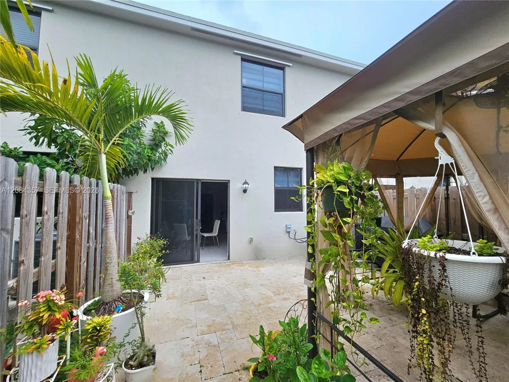 300 NE 12th St Florida City, FL 33034