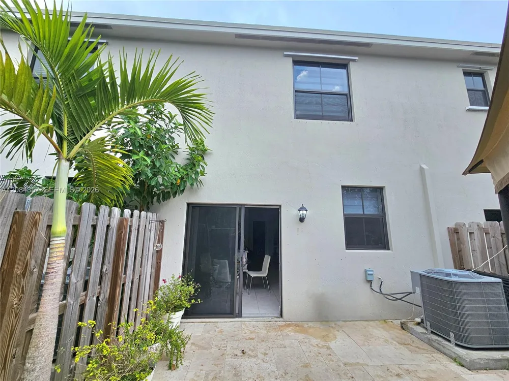 300 NE 12th St Florida City, FL 33034