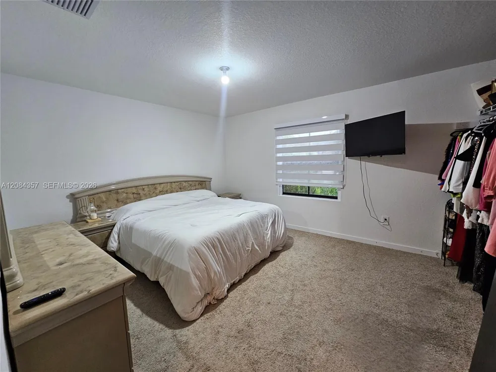 300 NE 12th St Florida City, FL 33034
