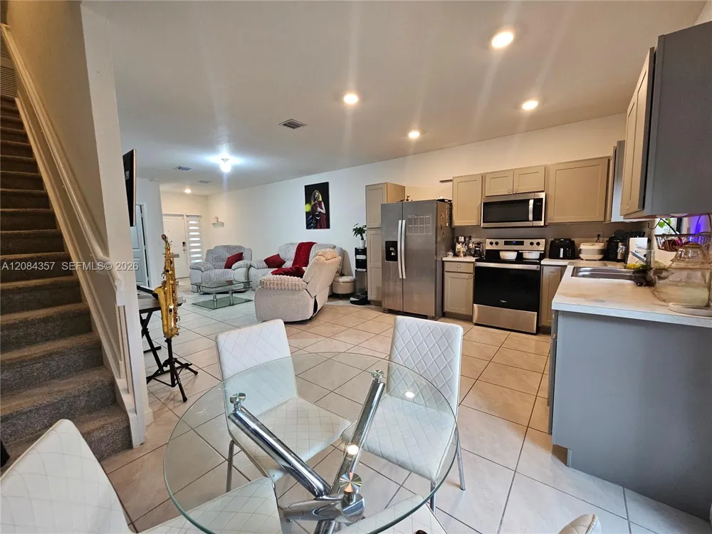 300 NE 12th St Florida City, FL 33034